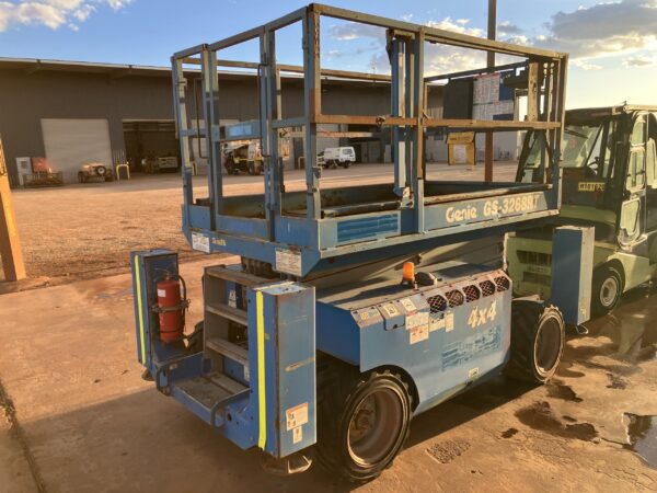 GENIE GS-3268RT SCISSOR LIFT-2008(4) sku. H107837