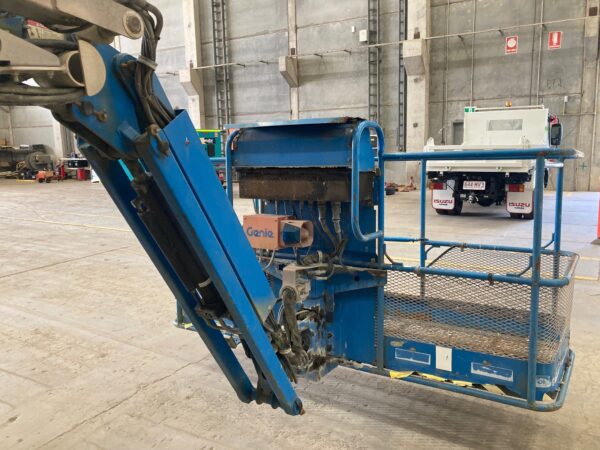 Z62/40 DIESEL ARTICULATING BOOM LIFT GENIE-2015(5) sku. H103795